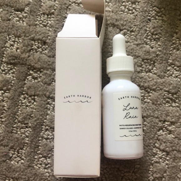 Earth Harbor Luna Rain Phyto-Resurfacing Night Serum note colour all over box - Picture 5 of 9